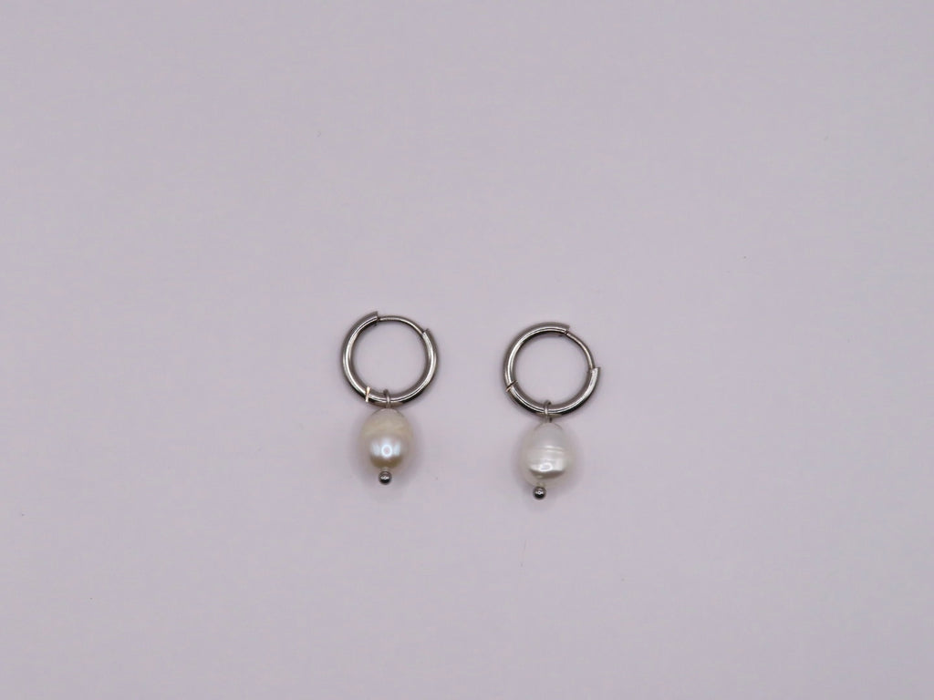 Evie pearl Earrings