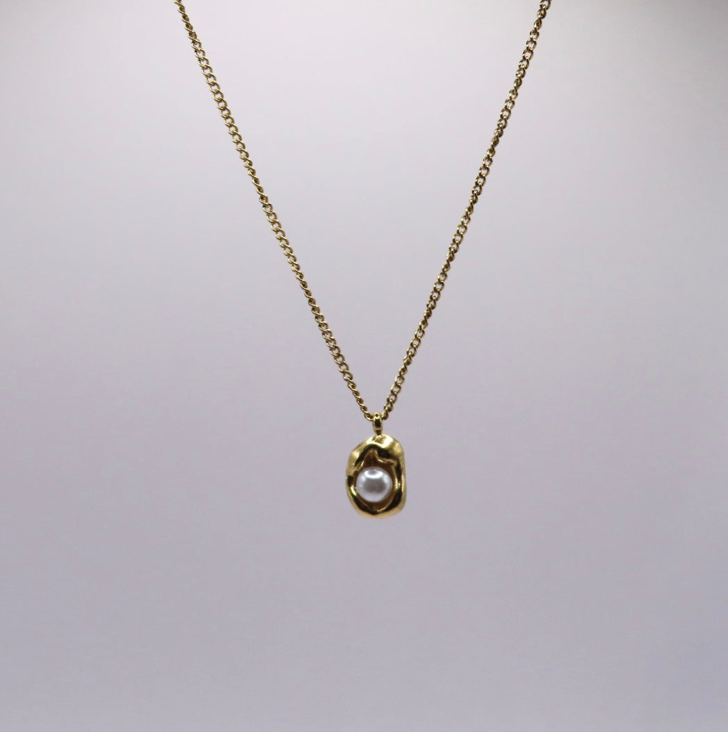 Faith shell necklace