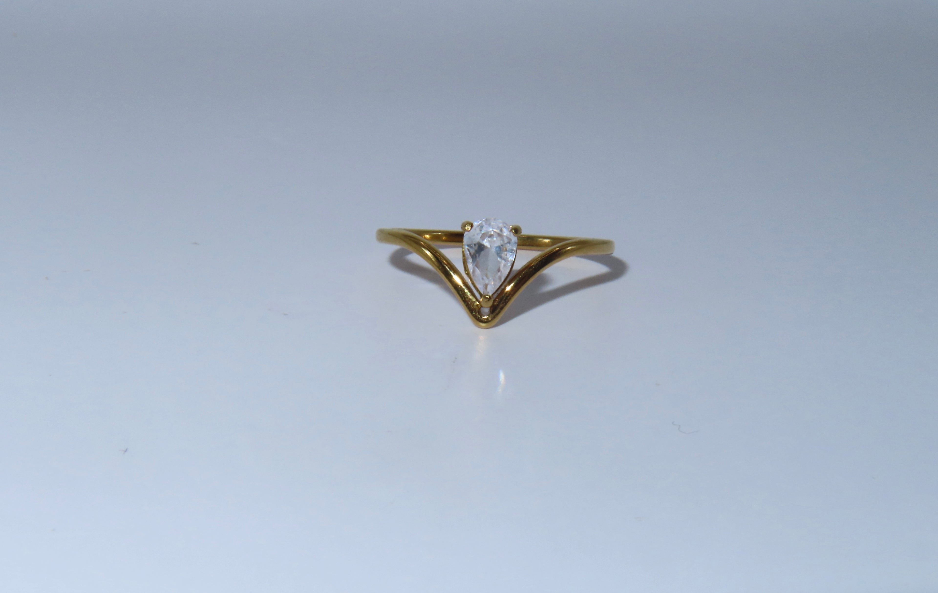 Jasmin dainty diamond ring