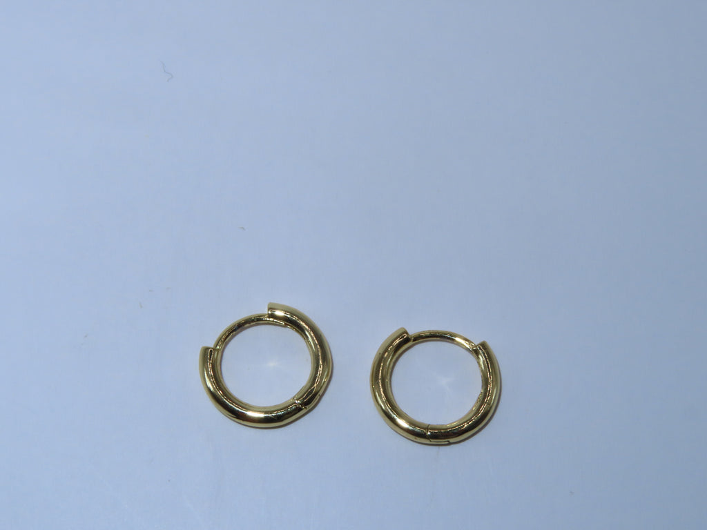 Clara dainty x-small huggy hoops